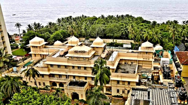 A view of the seaside mansion which was used as the U.S. consulate from 1957, and later renamed Lincoln House, is seen in Mumbai, India, September 14, 2015. Vaccine billionaire Cyrus Poonawalla has bought the former maharaja's mansion in Mumbai from the U.S. government for around 7.5 billion rupees ($113 million), newspapers reported, making it the most expensive ever residential purchase in the country. REUTERS/Shailesh Andrade